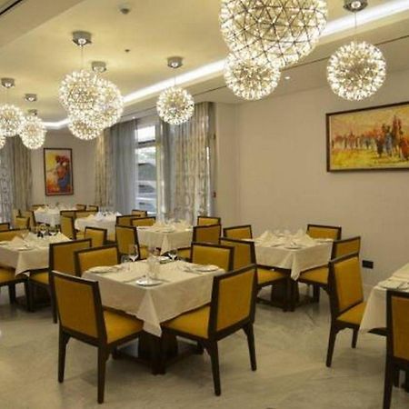 Room In Lodge - The Envoy Hotel And Suites Abuja Exterior foto