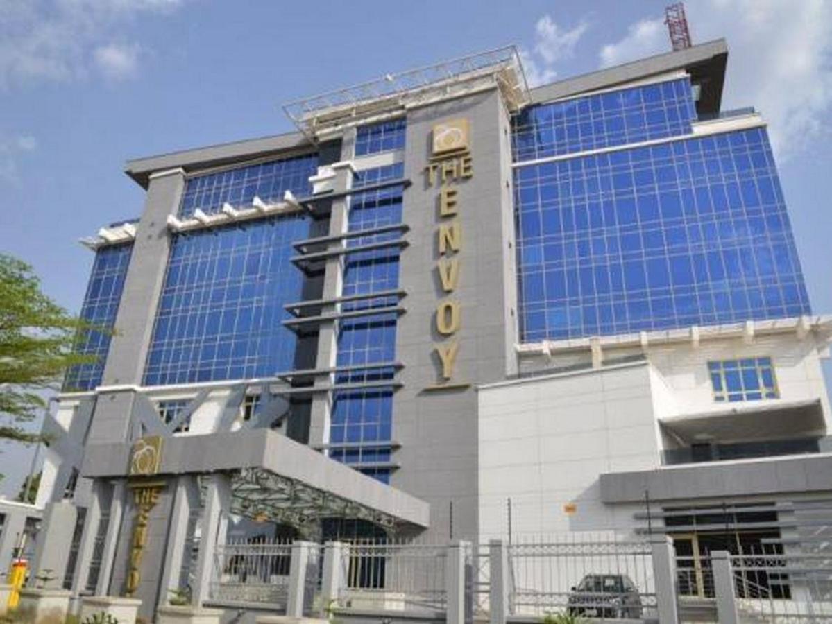 Room In Lodge - The Envoy Hotel And Suites Abuja Exterior foto
