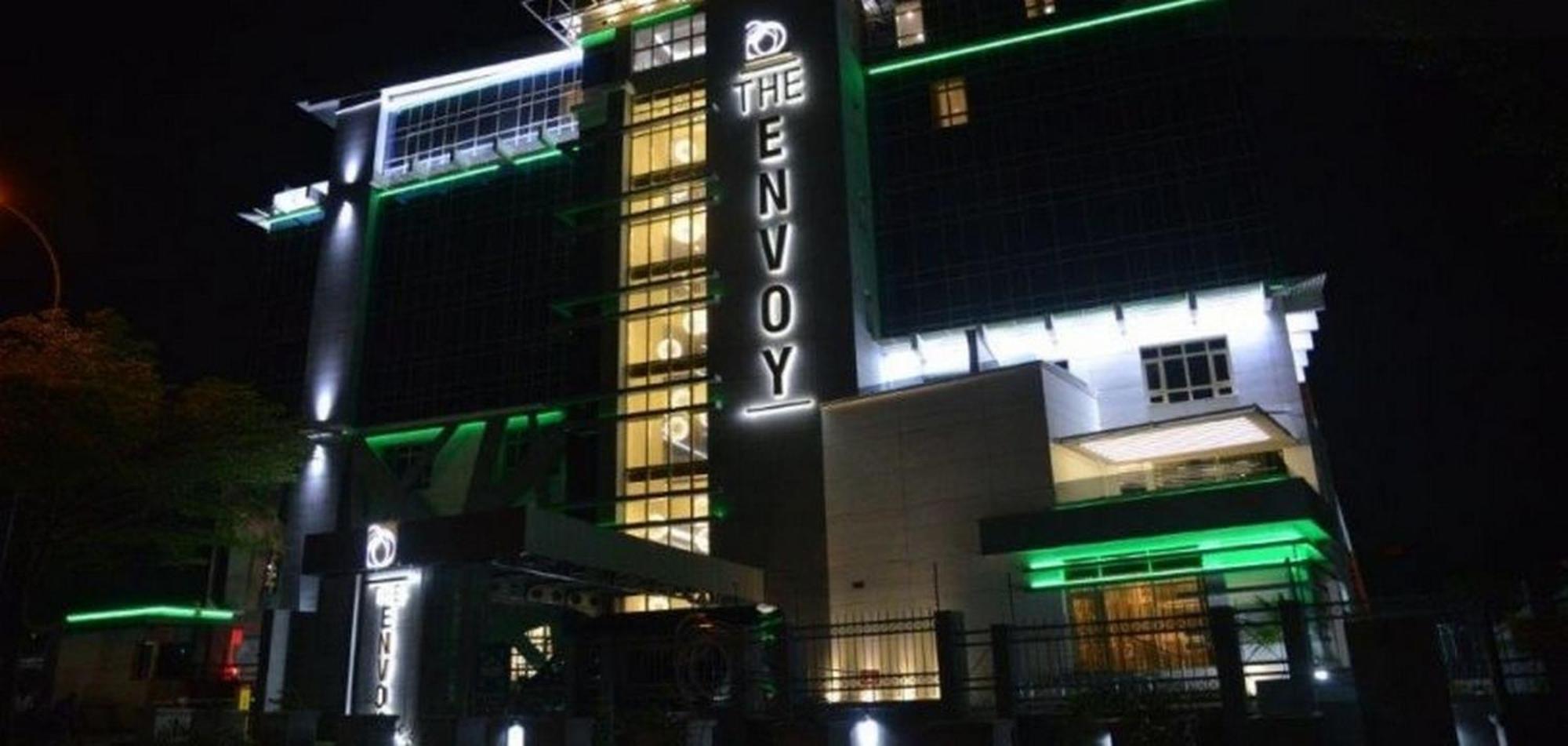Room In Lodge - The Envoy Hotel And Suites Abuja Exterior foto